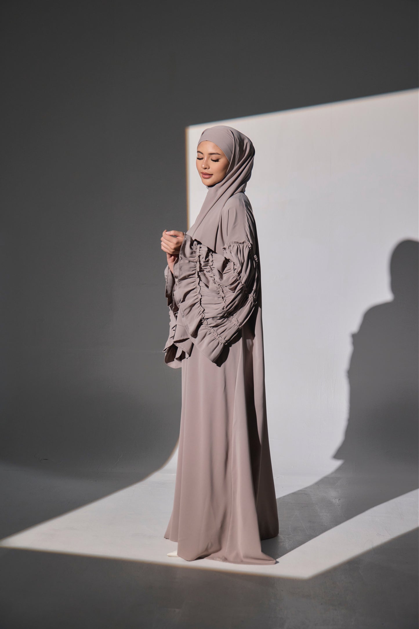 Dahlia Abaya